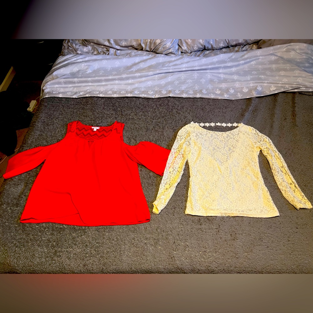 2 juniors tops.